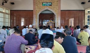Ustad Dede Ikhwanudin: Kejujuran dalam Muamalah Penting di Kutbah Jumat