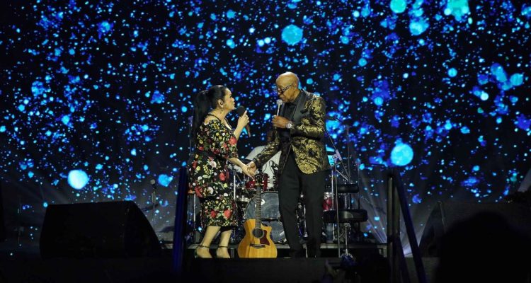 Vina Panduwinata Berduka Atas Meninggalnya Peabo Bryson, Kenang Momen Sepanggung Februari Lalu