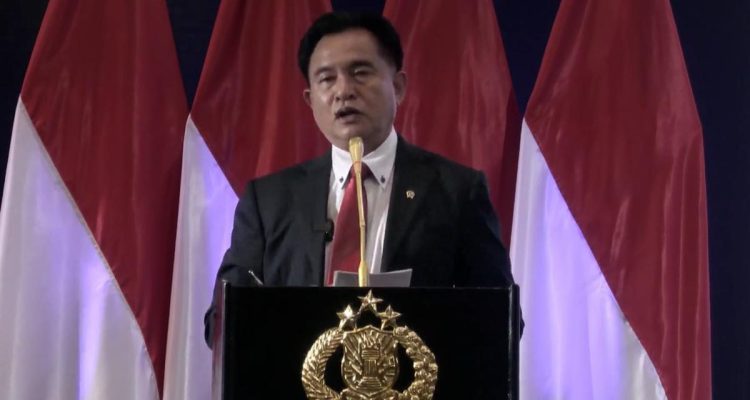 Yusril: Jalur Cepat Izin Tinggal Warga Asing Ditutup