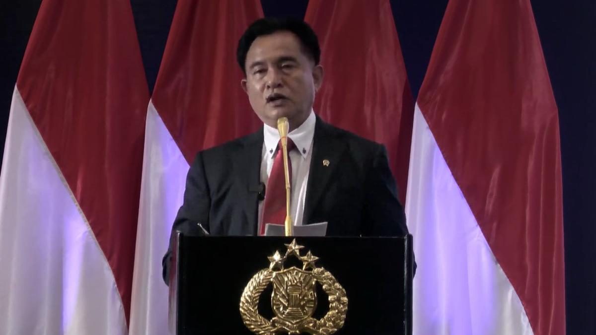 Yusril: Jalur Cepat Izin Tinggal Warga Asing Ditutup