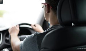 10 Tips Aman Berkendara: Cara Hindari Kecelakaan di Jalan Raya