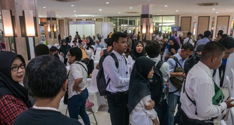 12 Tips Asah Skill Lulusan Ilmu Sosial, Raih Gaji Tinggi!