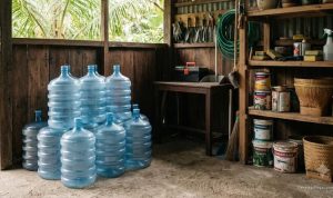 6 Ide Kreatif Sulap Galon Bekas Jadi Wadah Serbaguna Hemat Ruang