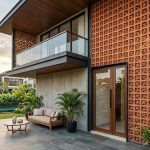 7 Inspirasi Desain Teras Roster Full Plafon untuk Tampilan Rumah yang Mewah