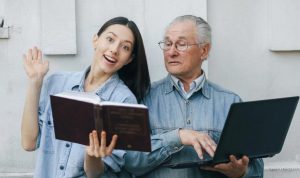 8 Kebiasaan Generasi Tua yang Bikin Gen Z Geleng-geleng Kepala