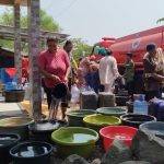 Atasi Krisis Air Bersih, BPBD Indramayu Salurkan 41 Ribu Liter ke Desa Tanjakan