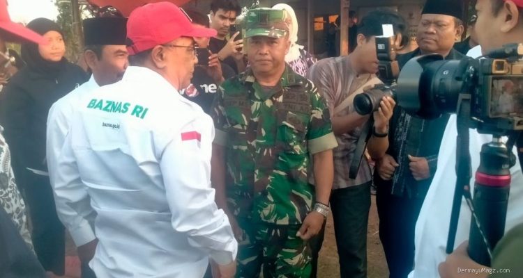 Baznas RI Terangi Desa Cikawung, 102 Warga Terima Bantuan Sembako di Tengah Sinergi TNI dan Pemerintah Daerah