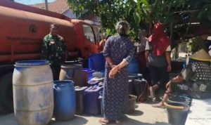 BPBD Indramayu Salurkan Air Bersih ke Desa Tanjakan Terdampak