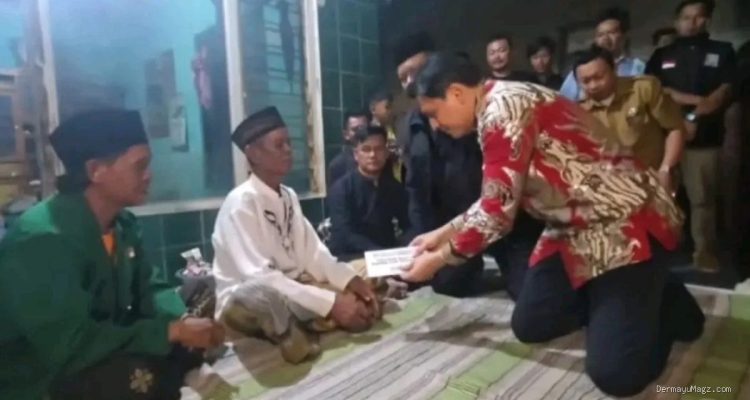 Bupati Indramayu Salurkan Santunan Korban Kecelakaan Maut Pantura