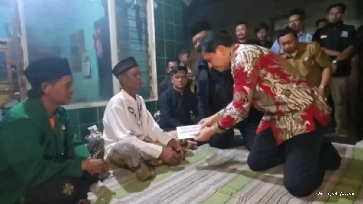 Bupati Indramayu Salurkan Santunan Korban Kecelakaan Maut Pantura