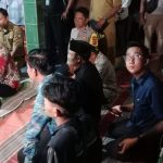 Dampingi Bupati Indramayu, Anggota Koramil 1612/Lelea Turut Berduka Cita ke Rumah Duka Korban Kecelakaan Maut