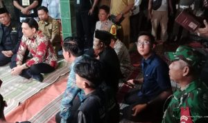 Dampingi Bupati Indramayu, Anggota Koramil 1612/Lelea Turut Berduka Cita ke Rumah Duka Korban Kecelakaan Maut