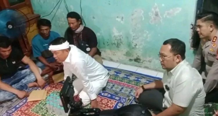 Dedi Mulyadi Tepati Janji: Takziah ke Korban Kecelakaan Maut Indramayu