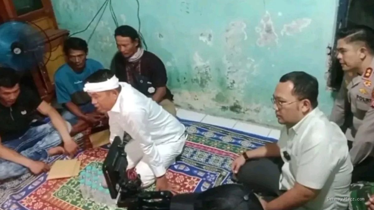 Dedi Mulyadi Tepati Janji: Takziah ke Korban Kecelakaan Maut Indramayu