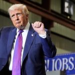 Donald Trump Akui Berbicara dengan Presiden FIFA, Nasib Kartu Merah Balogun Jadi Perhatian