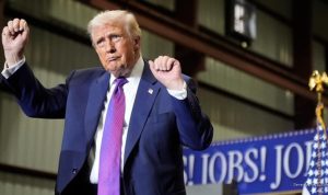 Donald Trump Akui Berbicara dengan Presiden FIFA, Nasib Kartu Merah Balogun Jadi Perhatian