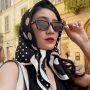 Gaya Klasik Febby Rastanty dengan Scarf saat Liburan di Italia yang Cantik dan Elegan