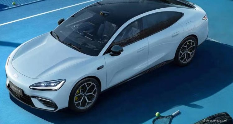 Geely Hadirkan Sedan Listrik Sporty untuk Anak Muda