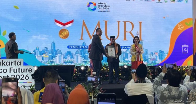 Gerakan Pengelolaan Sampah Jakarta Raih Rekor MURI