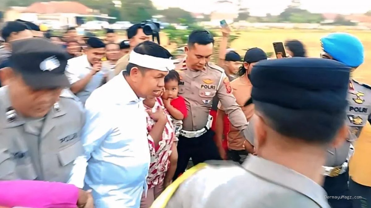 Gubernur KDM Santuni Korban Lakalantas Pengantar Pengantin di Indramayu