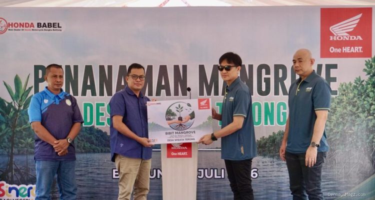 Honda Babel Lestarikan Pesisir Belitung Lewat Penanaman Mangrove