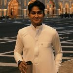 Kadam Sidik Unggah Foto dengan Latar Belakang Biru, Pertanda Pernikahan?
