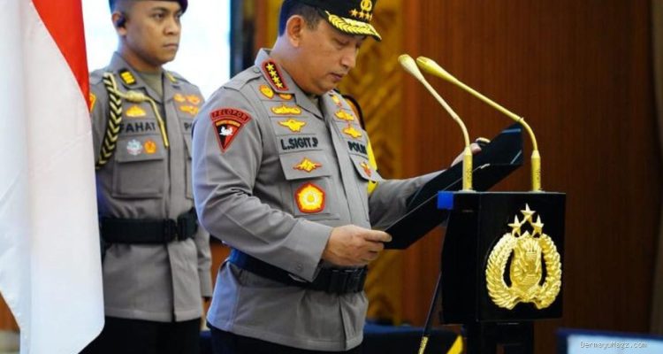 Kapolri Lantik Kakorlantas dan Enam Kapolda Baru
