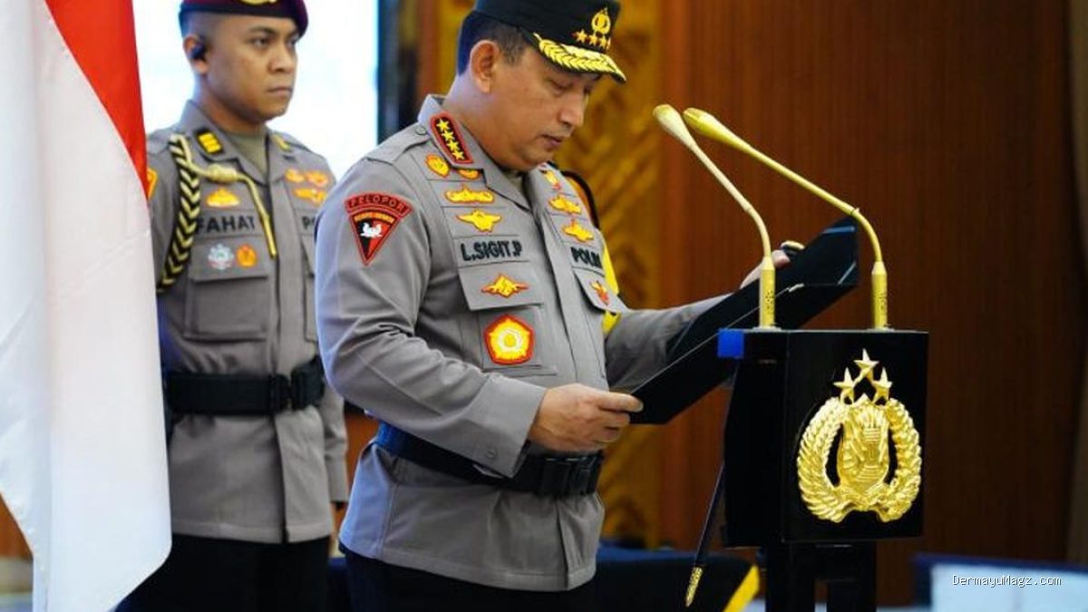 Kapolri Lantik Kakorlantas dan Enam Kapolda Baru
