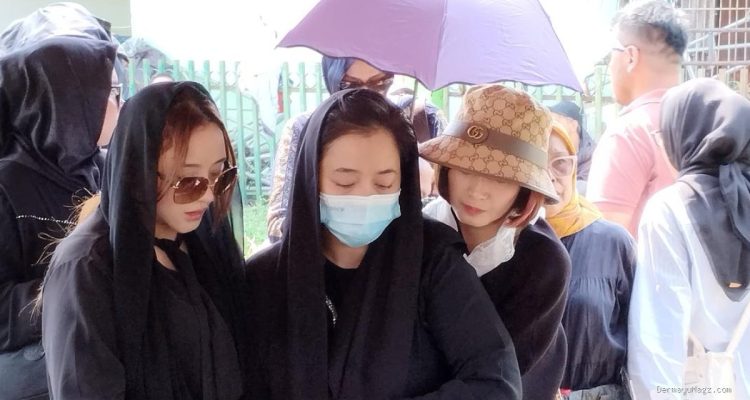 Kebaikan Ibu Vega Darwanti yang Rutin Sedekah dan Bantu Anak Yatim Mengejutkan Vega