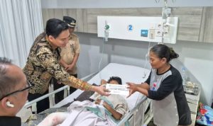Lucky Hakim Jenguk Korban Kecelakaan Maut Pantura di RS