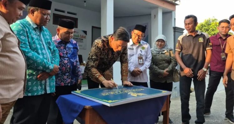 Lucky Hakim Resmikan Rumah Zakat UPZ: Transparan & Tepat Sasaran