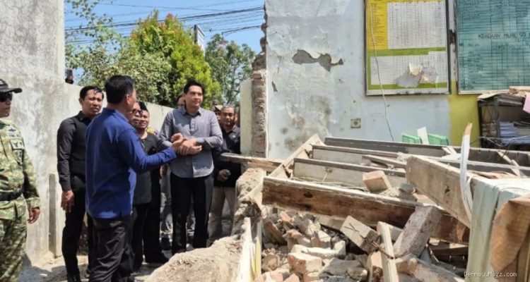 Lucky Hakim Tinjau SDN 2 Tugu Ambruk, Minta Revitalisasi Segera