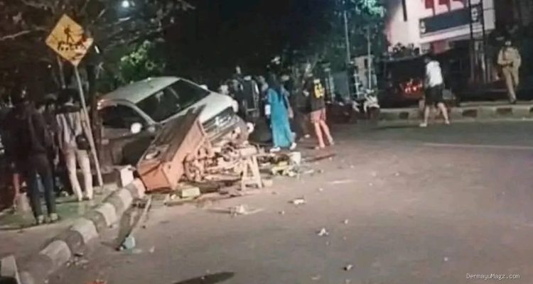 Mobil Tabrak Angkringan di Sindang, Pelakunya Remaja 16 Tahun