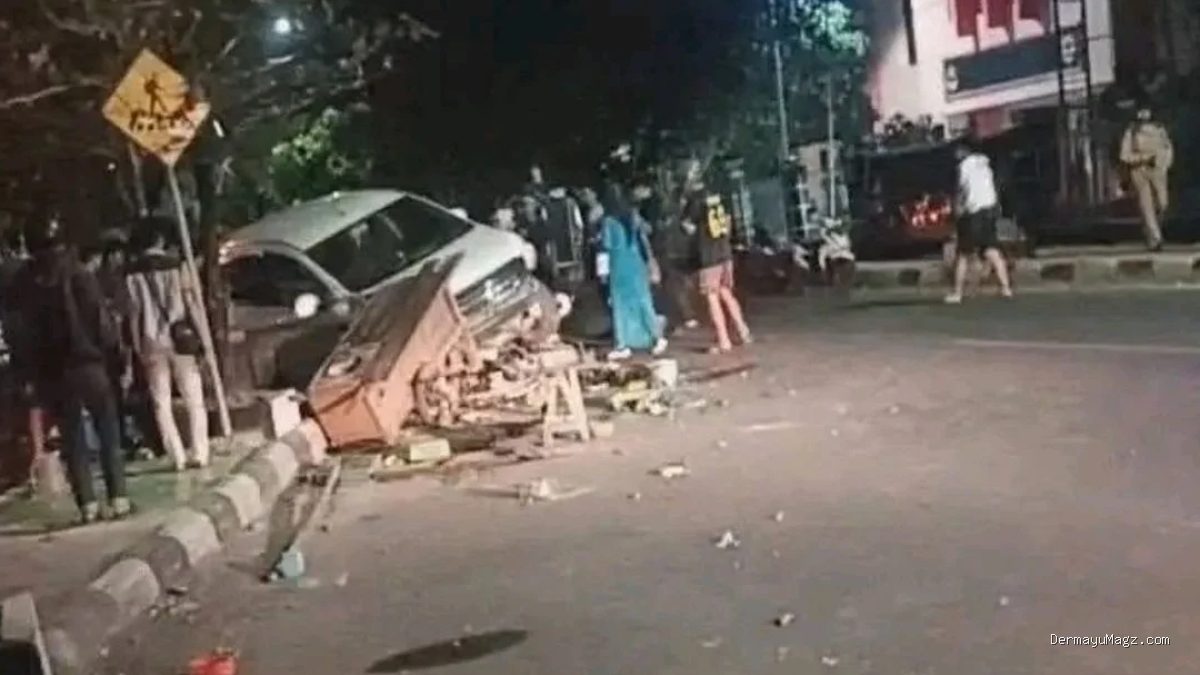 Mobil Tabrak Angkringan di Sindang, Pelakunya Remaja 16 Tahun