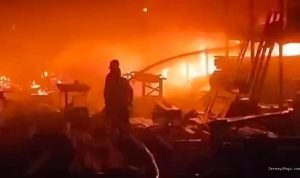 Pabrik Rumah Kayu Terbakar, 4 Damkar Indramayu Diterjunkan