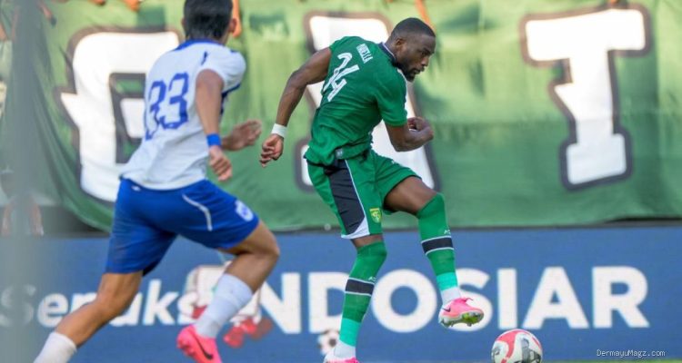 Penyerang Baru Persebaya Surabaya Terkesan dengan Atmosfer GBT