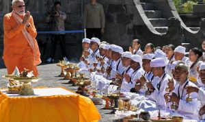 Perdana Menteri Narendra Modi Beribadah di Candi Prambanan