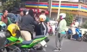 Perkelahian Akibat Senggolan Motor