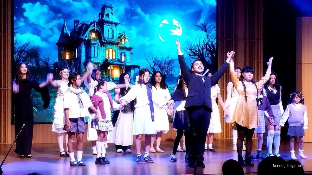 Peserta Jakarta Summer Camp 2026 Tampilkan Kisah The Addams Family