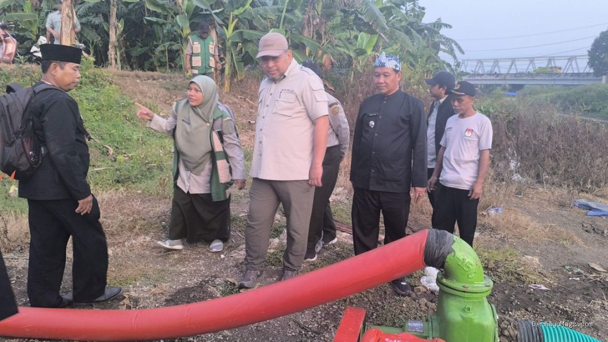 Petani Indramayu Terima Pompa Air Kementan RI: Sukra Girang