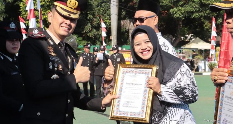 Polres Indramayu Rayakan Hari Bhayangkara ke-80: Penghargaan Personel Berprestasi