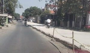 Proyek Jalan Letjen H.MT. Haryono Indramayu Dikeluhkan Warga, Ada Apa?
