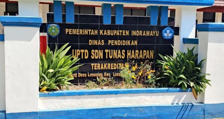 SDN Tunas Harapan Losarang Diduga Langgar Edaran Bupati, Ada Apa?