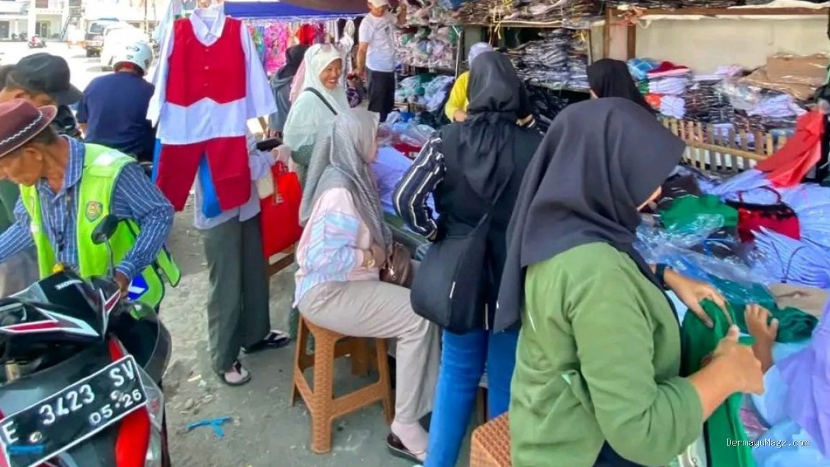 Seragam Indramayu Banjir Order: Ini Penyebab Pedagang Serbu Sekolah!