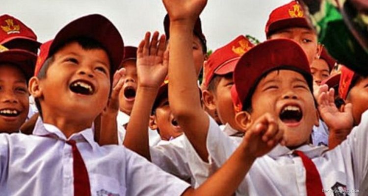 Seragam MPLS: Kemendikdasmen Beri Sanksi Tegas, Tak Bebani Orang Tua