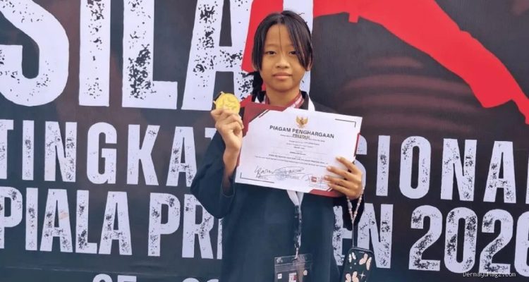 Siswi MI Indramayu Juara 1 Tanding Usia Dini Pencak Silat CNN