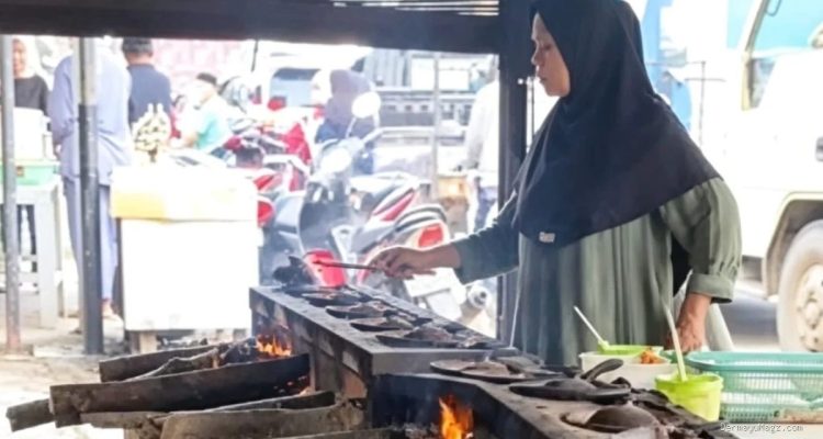 Surabi Gupak Karanganyar Indramayu: Legendaris, Antri Demi Cita Rasa Autentik