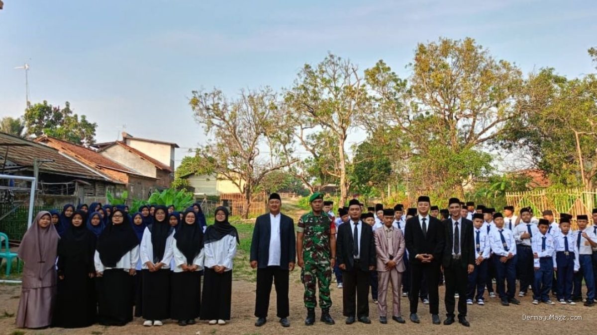 Tanamkan Jiwa Patriotisme, Babinsa Anjatan Bekali Santri Baru Ponpes Umul Khoir dengan Wawasan Kebangsaan
