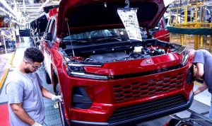 Toyota Pangkas Produksi RAV4, Konsumen Harus Sabar Menunggu