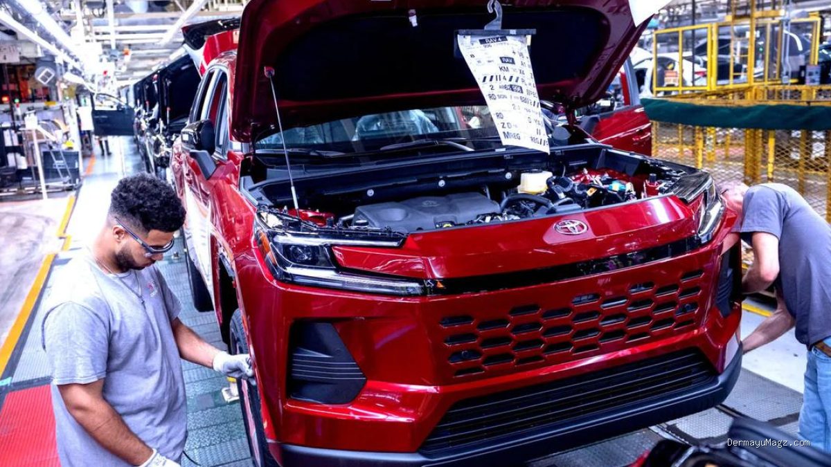 Toyota Pangkas Produksi RAV4, Konsumen Harus Sabar Menunggu